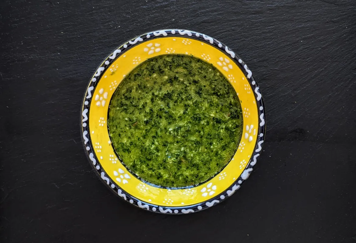 Przepis: Mojo verde - salsa z zielonej kolendry - Jamon.pl